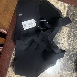 Lululemon sports bra with clasp